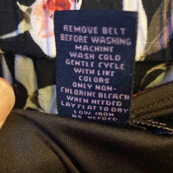 🎃Signature by Robbie Bee Striped Knit Lined Dress - Picture 8 of 8